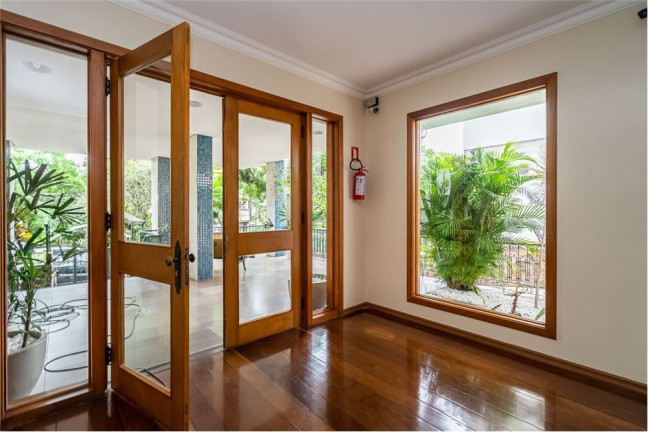 Imagem Apartamento com 3 Quartos à Venda, 131 m² em Higienópolis - Porto Alegre Imagem Apartamento com 3 Quartos à Venda, 131 m² em Higienópolis - Porto Alegre