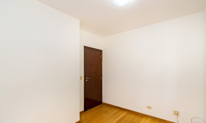 Imagem Sobrado com 3 Quartos à Venda, 196 m² em Vista Alegre - Curitiba