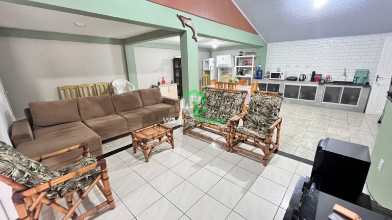 Imagem Casa com 5 Quartos para Alugar ou Temporada, 52 m² em Shangri-lá - Pontal Do Paraná Imagem Casa com 5 Quartos para Alugar ou Temporada, 52 m² em Shangri-lá - Pontal Do Paraná