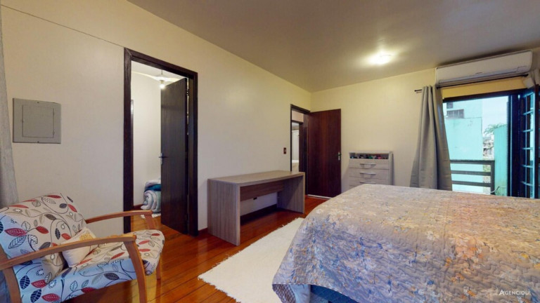 Imagem Imóvel com 3 Quartos à Venda, 327 m² em Ipanema - Porto Alegre Imagem Imóvel com 3 Quartos à Venda, 327 m² em Ipanema - Porto Alegre