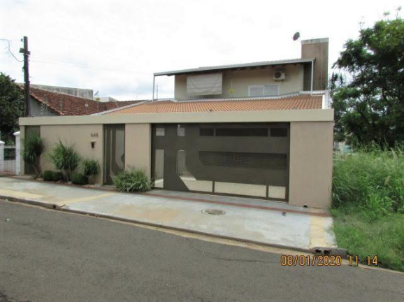 Sobrado com 4 Quartos à Venda, 405 m² em Quebec - Londrina