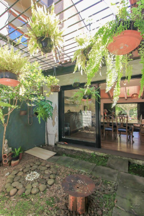 Imagem Casa com 3 Quartos à Venda, 246 m² em Ipanema - Porto Alegre Imagem Casa com 3 Quartos à Venda, 246 m² em Ipanema - Porto Alegre
