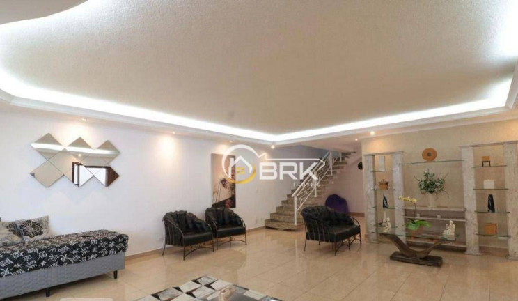 Sobrado com 4 Quartos para Alugar, 400 m² em Vila Carrão - São Paulo