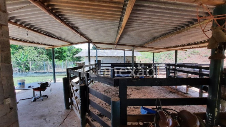 Imagem Chácara com 1 Quarto à Venda, 90 m² em Centro - Paraibuna Imagem Chácara com 1 Quarto à Venda, 90 m² em Centro - Paraibuna