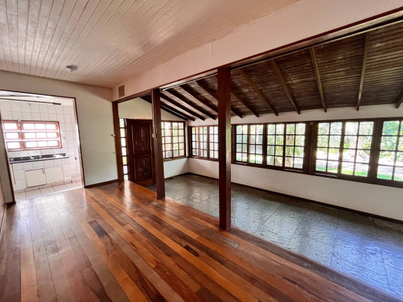Imagem Casa com 3 Quartos à Venda, em Campeche - Florianópolis Imagem Casa com 3 Quartos à Venda, em Campeche - Florianópolis