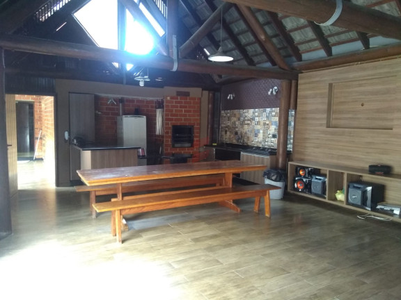 Imagem Casa com 3 Quartos à Venda, 630 m² em Guaíra - Curitiba Imagem Casa com 3 Quartos à Venda, 630 m² em Guaíra - Curitiba