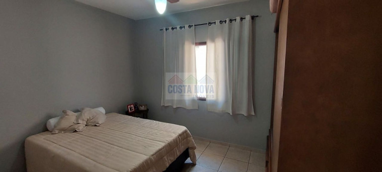 Imagem Casa com 3 Quartos à Venda, 180 m²