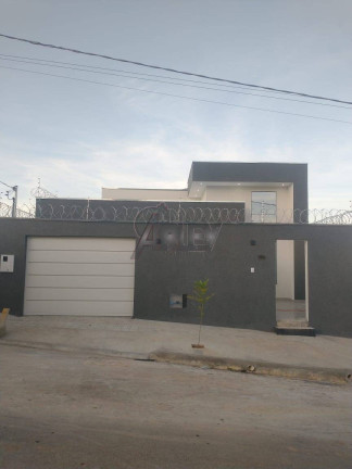 Imagem Casa com 3 Quartos à Venda, em Parque Sul - Montes Claros Imagem Casa com 3 Quartos à Venda, em Parque Sul - Montes Claros