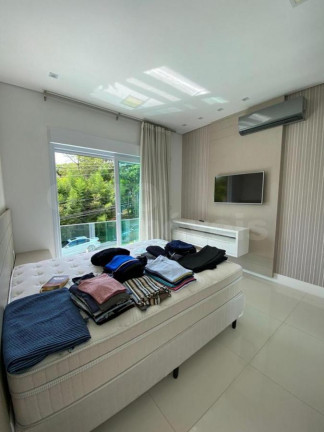 Imagem Casa com 3 Quartos à Venda, 320 m² em Alphaville - Santana De Parnaíba Imagem Casa com 3 Quartos à Venda, 320 m² em Alphaville - Santana De Parnaíba