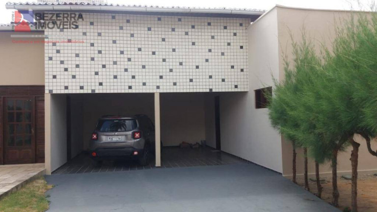 Imagem Casa com 3 Quartos à Venda, 340 m² em Candelária - Natal Imagem Casa com 3 Quartos à Venda, 340 m² em Candelária - Natal