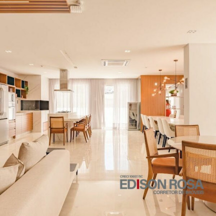 Imagem Apartamento com 3 Quartos à Venda, 101 m² em Centro - Florianópolis Imagem Apartamento com 3 Quartos à Venda, 101 m² em Centro - Florianópolis