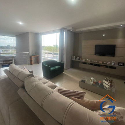 Imagem Imóvel com 3 Quartos à Venda, 350 m² em Condomínio Califórnia - Estiva Gerbi Imagem Imóvel com 3 Quartos à Venda, 350 m² em Condomínio Califórnia - Estiva Gerbi