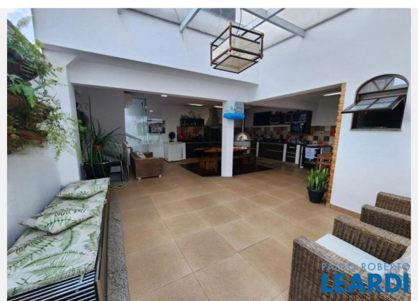 Imagem Sobrado com 4 Quartos para Alugar, 404 m² em Campestre - Santo André Imagem Sobrado com 4 Quartos para Alugar, 404 m² em Campestre - Santo André