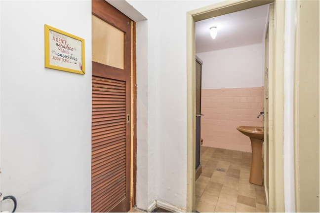 Imagem Imóvel com 2 Quartos à Venda, em Azenha - Porto Alegre Imagem Imóvel com 2 Quartos à Venda, em Azenha - Porto Alegre