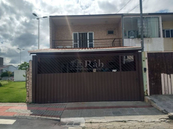 Sobrado com 3 Quartos à Venda, 120 m² em Centro - Balneário Camboriú