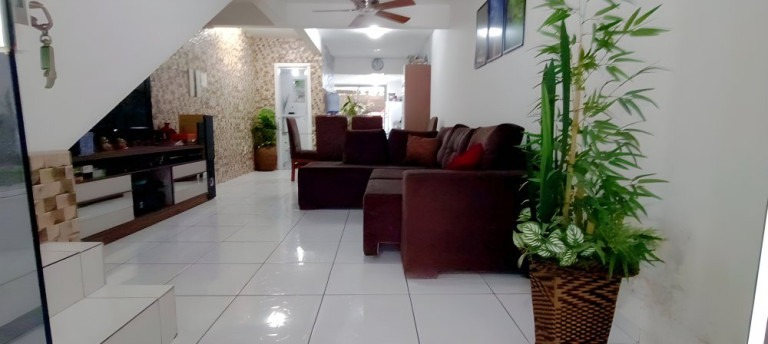 Imagem Sobrado com 2 Quartos à Venda, 140 m² em Santa Regina - Camboriú Imagem Sobrado com 2 Quartos à Venda, 140 m² em Santa Regina - Camboriú