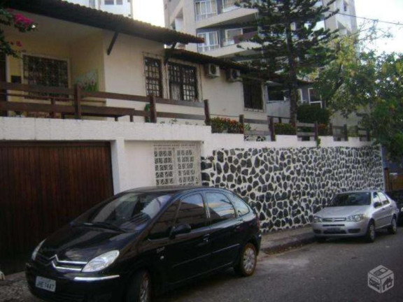 Imagem Casa com 6 Quartos à Venda, 376 m² em Jardim Apipema - Salvador Imagem Casa com 6 Quartos à Venda, 376 m² em Jardim Apipema - Salvador