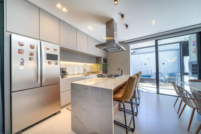 Imagem Casa com 3 Quartos à Venda, 159 m² em Canto Grande - Bombinhas Imagem Casa com 3 Quartos à Venda, 159 m² em Canto Grande - Bombinhas