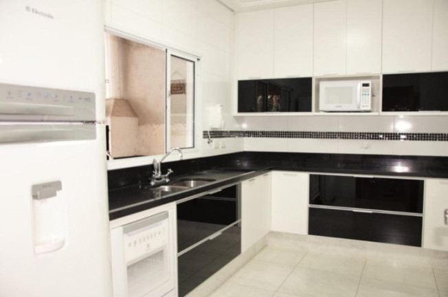 Imagem Casa com 4 Quartos à Venda, 270 m² em Chácara Dos Junqueiras - Carapicuíba Imagem Casa com 4 Quartos à Venda, 270 m² em Chácara Dos Junqueiras - Carapicuíba