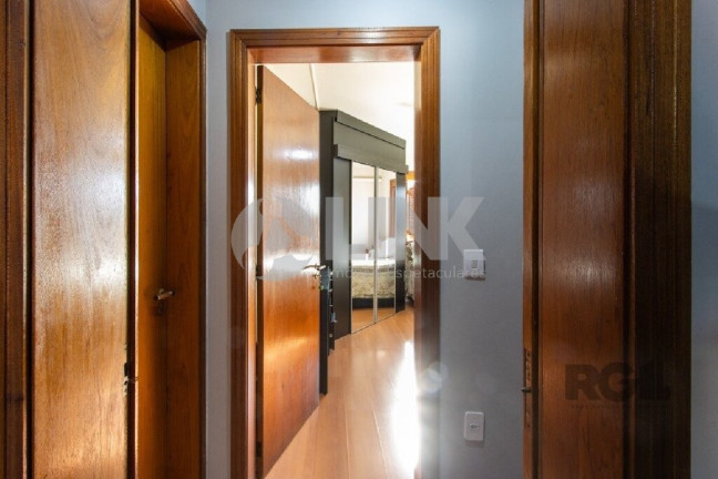 Imagem Casa com 5 Quartos à Venda, 336 m² em Glória - Porto Alegre Imagem Casa com 5 Quartos à Venda, 336 m² em Glória - Porto Alegre