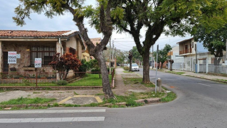Imagem Casa com 3 Quartos à Venda, 153 m² em São Sebastião - Porto Alegre Imagem Casa com 3 Quartos à Venda, 153 m² em São Sebastião - Porto Alegre