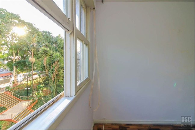 Imagem Imóvel com 2 Quartos à Venda, em Santo Antônio - Porto Alegre Imagem Imóvel com 2 Quartos à Venda, em Santo Antônio - Porto Alegre