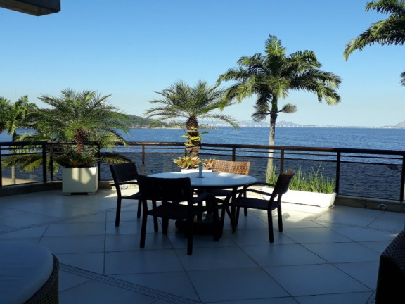 Imagem Imóvel com 3 Quartos à Venda, 566 m² em Jardim Guanabara - Rio De Janeiro Imagem Imóvel com 3 Quartos à Venda, 566 m² em Jardim Guanabara - Rio De Janeiro
