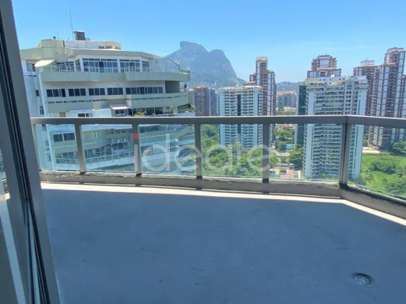 Imagem Cobertura à Venda,  em Barra Da Tijuca - Rio De Janeiro