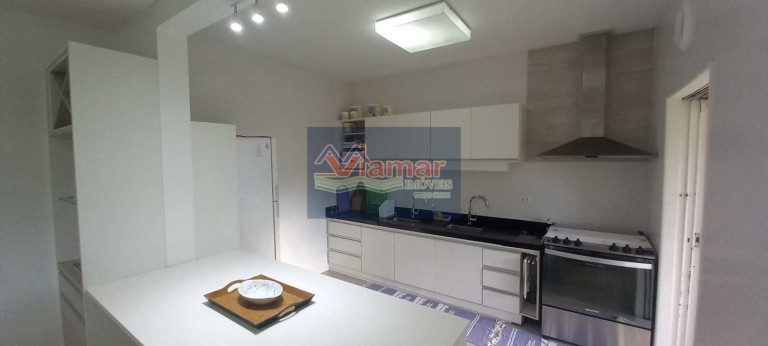Imagem Casa com 4 Quartos à Venda, 300 m² em Jardim Virgínia - Guarujá Imagem Casa com 4 Quartos à Venda, 300 m² em Jardim Virgínia - Guarujá