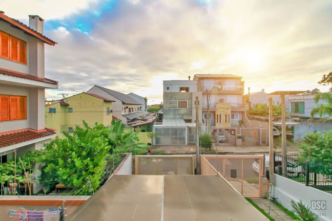 Imagem Casa com 3 Quartos à Venda, 120 m² em Guarujá - Porto Alegre Imagem Casa com 3 Quartos à Venda, 120 m² em Guarujá - Porto Alegre