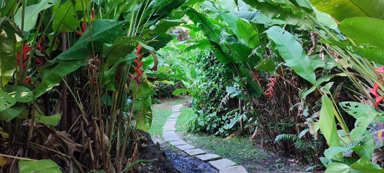 Imagem Casa com 5 Quartos à Venda, 218 m² em Estrada Do Coco - Lauro De Freitas Imagem Casa com 5 Quartos à Venda, 218 m² em Estrada Do Coco - Lauro De Freitas
