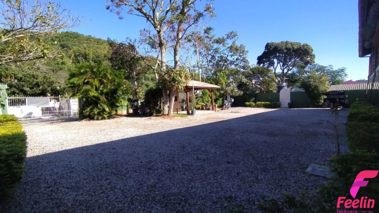 Imagem Apartamento com 1 Quarto para Alugar, 28 m² em Rio Tavares - Florianópolis Imagem Apartamento com 1 Quarto para Alugar, 28 m² em Rio Tavares - Florianópolis