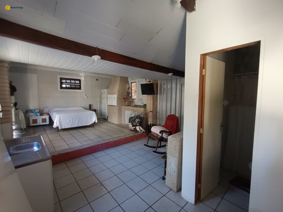 Imagem Casa com 3 Quartos à Venda, 392 m² em São João Do Rio Vermelho - Florianópolis Imagem Casa com 3 Quartos à Venda, 392 m² em São João Do Rio Vermelho - Florianópolis