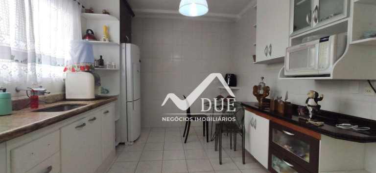 Imagem Casa com 3 Quartos à Venda, 145 m² em Macuco - Santos