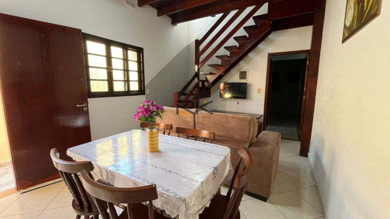 Imagem Sobrado com 5 Quartos à Venda, 208 m² em Barra Da Lagoa - Ubatuba