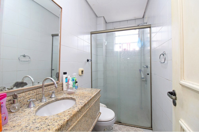 Imagem Imóvel com 2 Quartos à Venda, 52 m² em Glória - Porto Alegre Imagem Imóvel com 2 Quartos à Venda, 52 m² em Glória - Porto Alegre