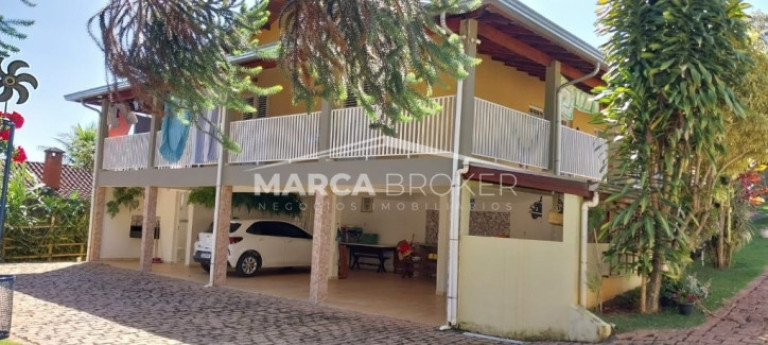 Sobrado com 3 Quartos à Venda,  em Nova Tuiuti - Tuiuti