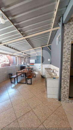 Imagem Casa com 3 Quartos à Venda, 220 m² Imagem Casa com 3 Quartos à Venda, 220 m²