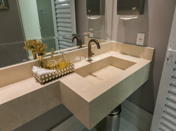 Imagem Imóvel com 3 Quartos à Venda, 126 m² em Centro - Balneário Camboriú Imagem Imóvel com 3 Quartos à Venda, 126 m² em Centro - Balneário Camboriú