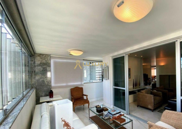 Imagem Imóvel com 4 Quartos à Venda, 230 m² em Lourdes - Belo Horizonte Imagem Imóvel com 4 Quartos à Venda, 230 m² em Lourdes - Belo Horizonte
