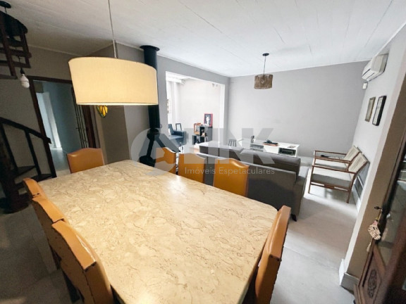 Imagem Casa com 3 Quartos à Venda, 174 m² em Vila Jardim - Porto Alegre
