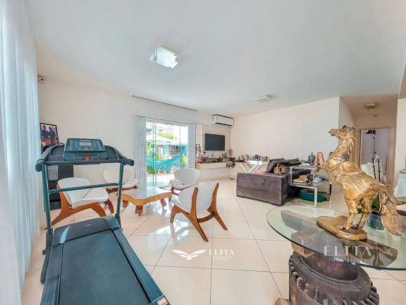 Imagem Casa com 4 Quartos à Venda, 240 m² em Centro - Barra Velha Imagem Casa com 4 Quartos à Venda, 240 m² em Centro - Barra Velha