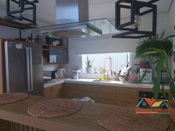 Imagem Casa com 3 Quartos à Venda, 240 m² em Massaguaçu - Caraguatatuba