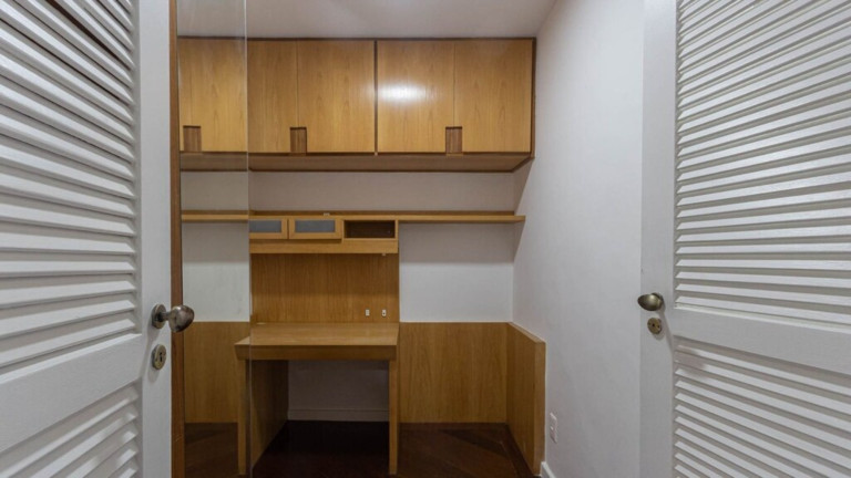 Imagem Imóvel com 2 Quartos à Venda, 99 m² em Lagoa - Rio De Janeiro Imagem Imóvel com 2 Quartos à Venda, 99 m² em Lagoa - Rio De Janeiro