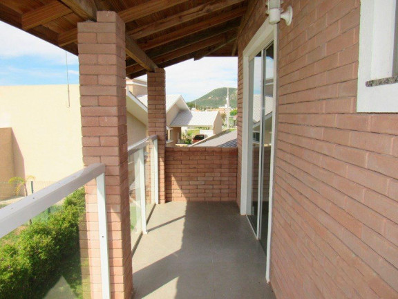 Imagem Casa com 4 Quartos à Venda, 200 m² em Florianópolis Imagem Casa com 4 Quartos à Venda, 200 m² em Florianópolis
