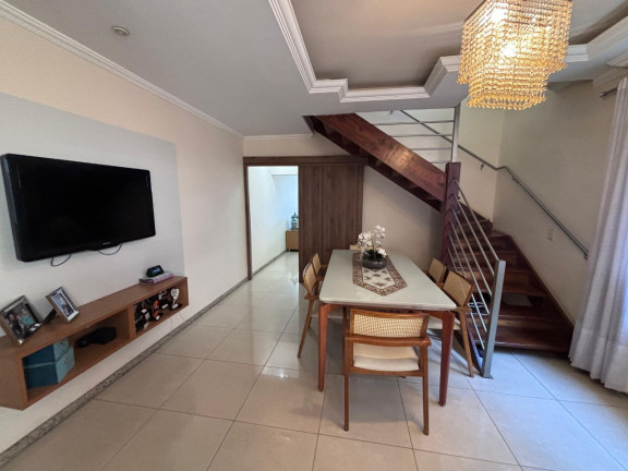 Casa com 3 Quartos à Venda, 180 m² em Cabral - Contagem