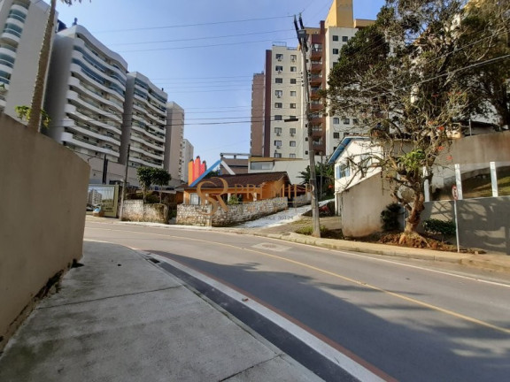 Imóvel à Venda, 227 m² em Itacorubi - Florianópolis