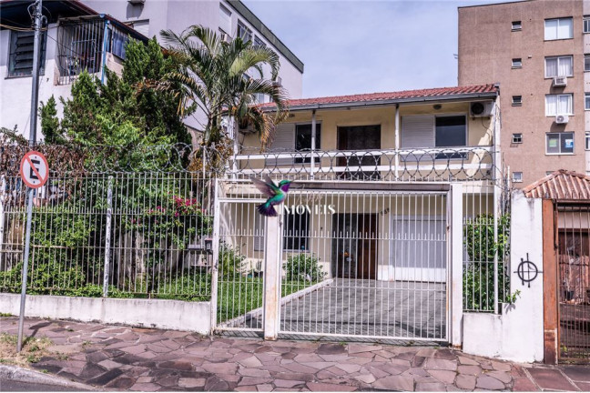 Imagem Casa com 2 Quartos à Venda, 149 m² em Passo Da Areia - Porto Alegre Imagem Casa com 2 Quartos à Venda, 149 m² em Passo Da Areia - Porto Alegre