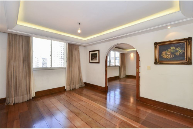 Imagem Imóvel com 3 Quartos à Venda, em Cerqueira César - São Paulo Imagem Imóvel com 3 Quartos à Venda, em Cerqueira César - São Paulo