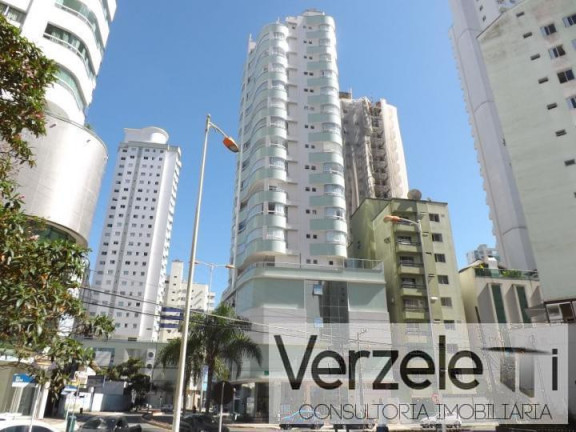 Apartamento com 3 Quartos para Alugar, 120 m² em Centro - Balneário Camboriú